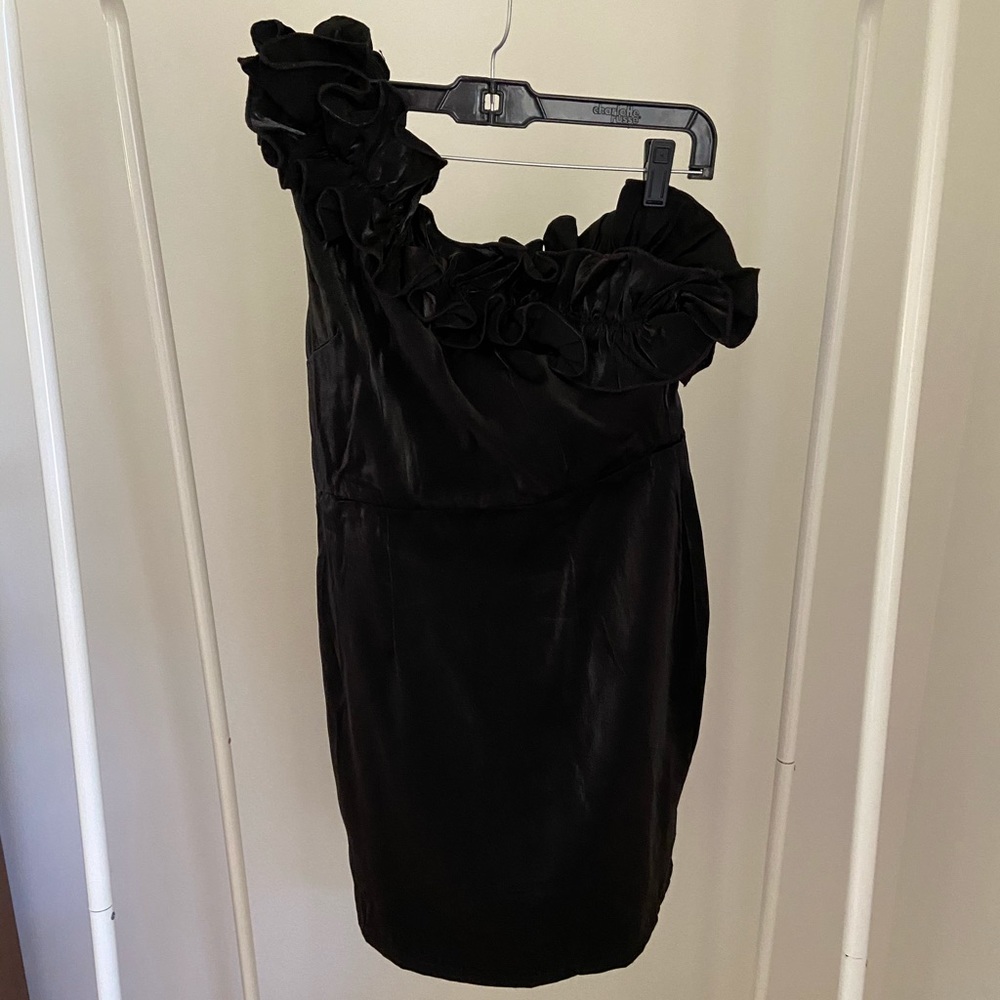 Dress - Picture 2 of 3